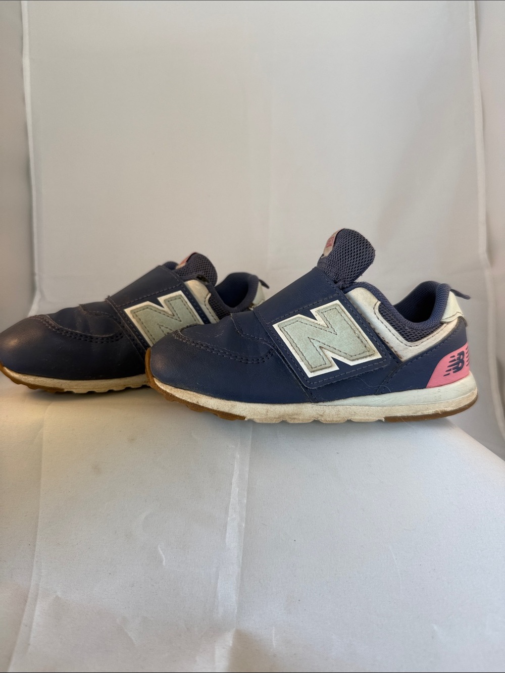 New Balance Navy Kids Velcro Sneakers with Pink Heel